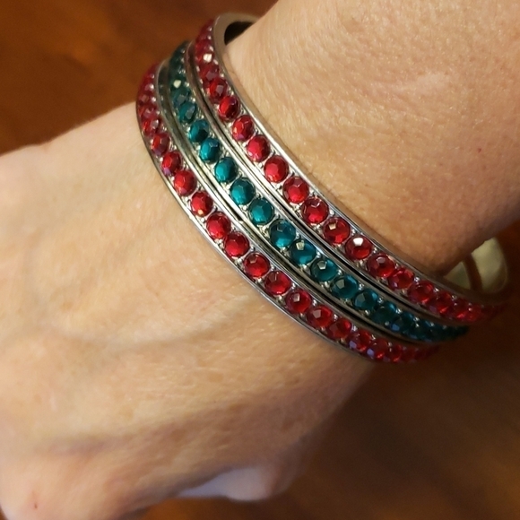 Bangle Set Red and Green Rhinestones Christmas Costume Jewelry EUC - Picture 2 of 6
